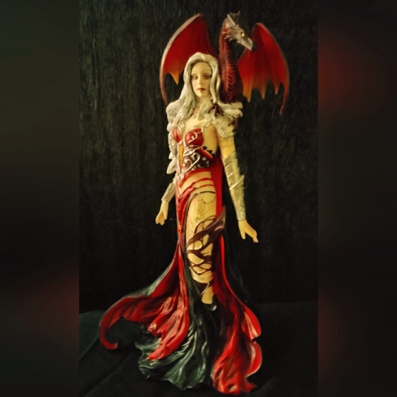 Other - Severeille Figurine by Nene Thomas Limited Edition 2013 Munro Enterprises NWT